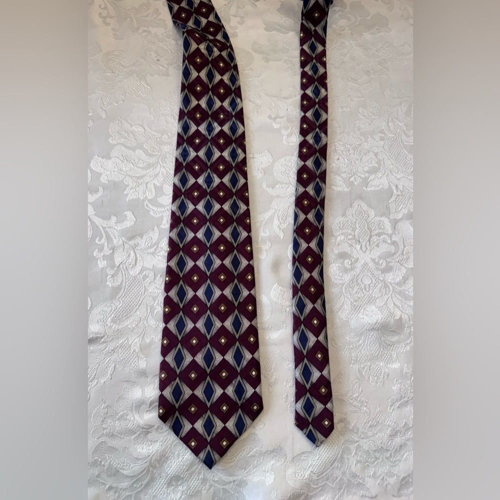 Robert Talbott Studio Maroon Blue Diamond Silk Tie Paisley USA Old Money Dapper - Picture 9 of 9